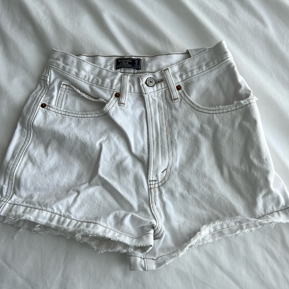 Abercrombie high rise white jean short 26/2 - Picture 2 of 4